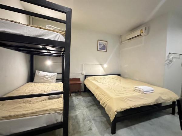 OYO 75472 GOTUM Hostel 2 & Money Exchange : photo 2 de la chambre suite 2 chambres