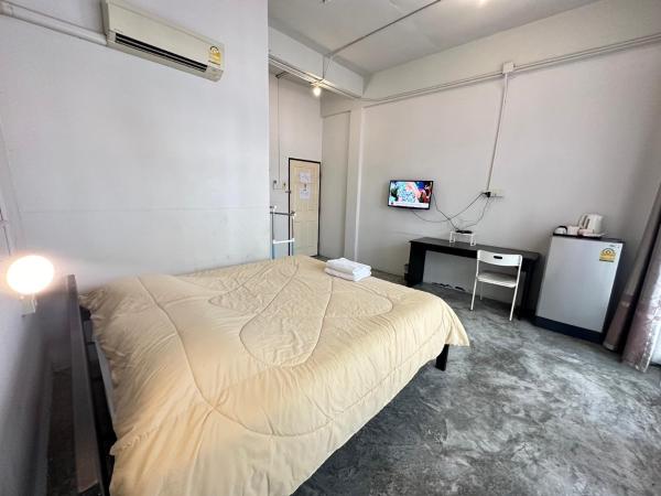 OYO 75472 GOTUM Hostel 2 & Money Exchange : photo 6 de la chambre chambre deluxe