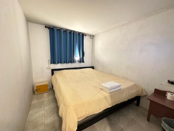 OYO 75472 GOTUM Hostel 2 & Money Exchange : photo 4 de la chambre chambre double standard