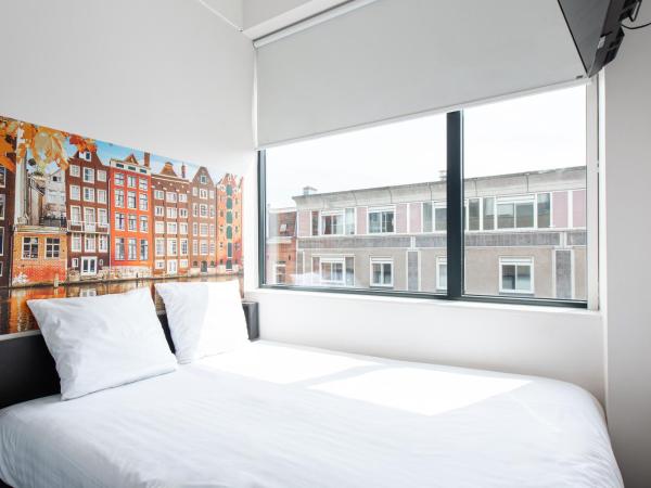 easyHotel Amsterdam City Centre South : photo 2 de la chambre petite chambre double