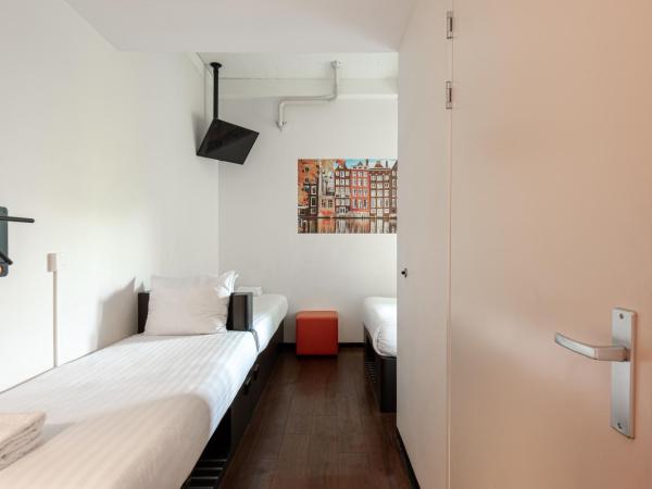 easyHotel Amsterdam City Centre South : photo 1 de la chambre chambre triple - accessible aux personnes à mobilité réduite