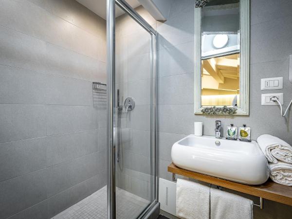 Antico Centro Suite : photo 8 de la chambre chambre double ou lits jumeaux mansardée