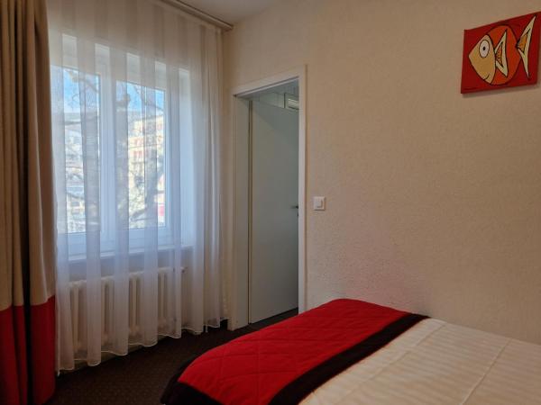 Touring au Lac : photo 3 de la chambre hébergement simple Économique côté ville