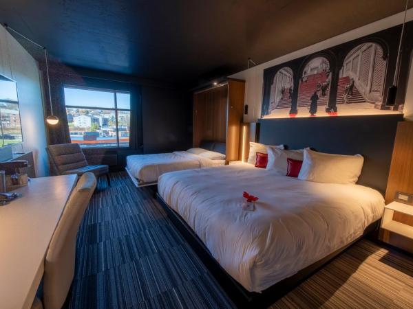 Grand Times Hotel : photo 2 de la chambre suite