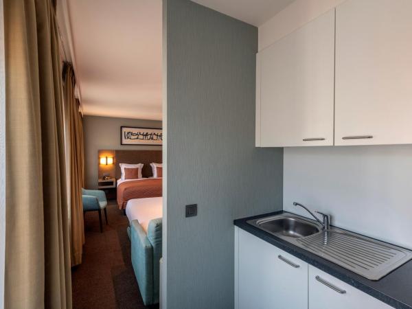 Hotel Aragon : photo 3 de la chambre chambre familiale classique avec kitchenette