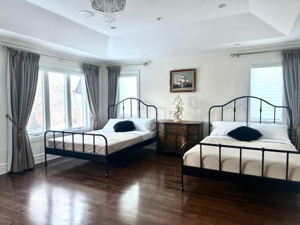 Vihome-104-Beautiful house near North York Center : photo 7 de la chambre chambre quadruple