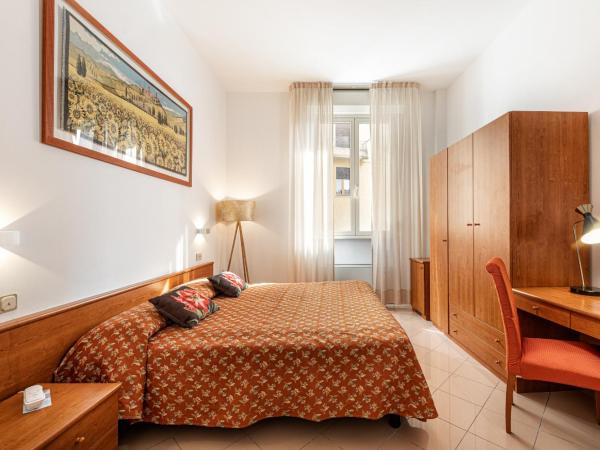 Hotel Minerva : photo 9 de la chambre chambre double standard - vue sur ville