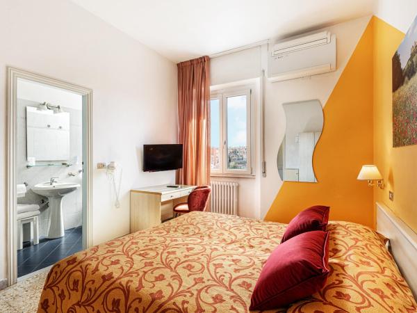 Hotel Minerva : photo 4 de la chambre chambre double standard - vue sur ville