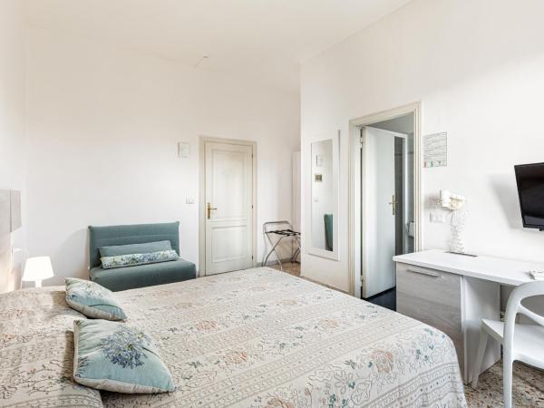 Hotel Minerva : photo 7 de la chambre chambre double standard - vue sur ville