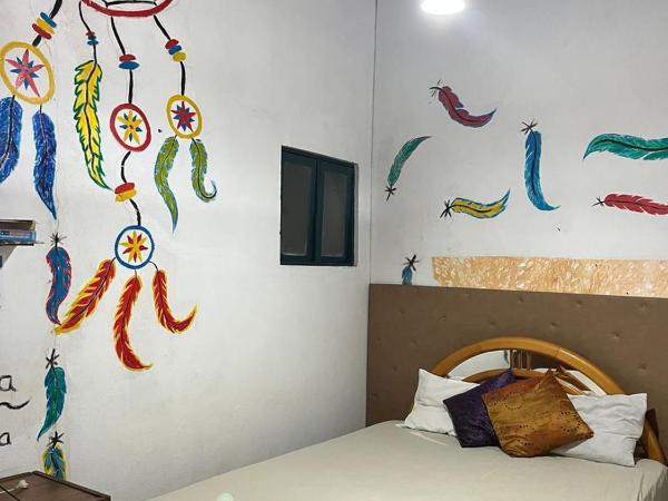 Hostel Torre Bahia-Familia : photo 6 de la chambre chambre double standard avec salle de bains commune