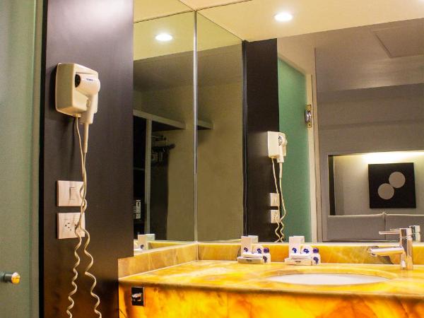 Hotel Harare : photo 10 de la chambre chambre lit king-size