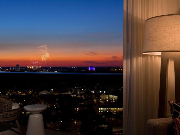 Hilton Orlando Buena Vista Palace - Disney Springs Area : photo 4 de la chambre chambre lit king-size - vue sur epcot