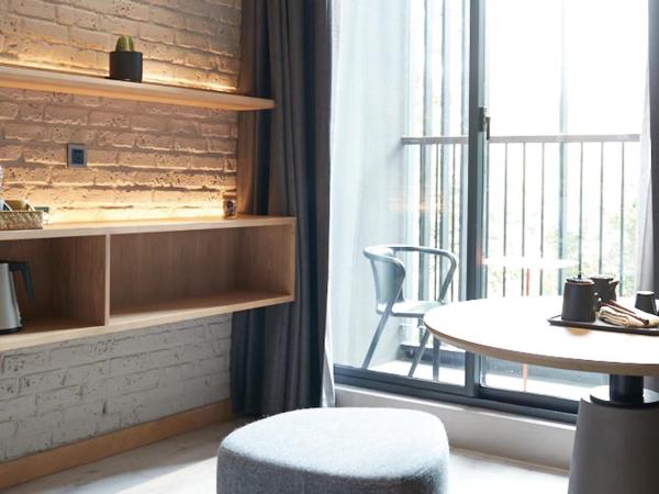 EBO Hotel Hangzhou Wulin : photo 4 de la chambre chambre double avec balcon