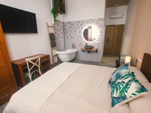 Banana Beach Patacona Rooms : photo 1 de la chambre chambre double deluxe avec baignoire