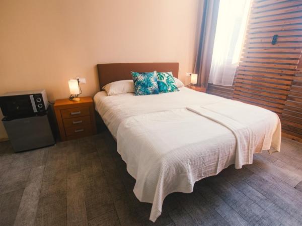 Banana Beach Patacona Rooms : photo 3 de la chambre chambre double deluxe avec baignoire