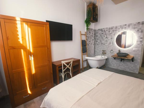 Banana Beach Patacona Rooms : photo 5 de la chambre chambre double deluxe avec baignoire