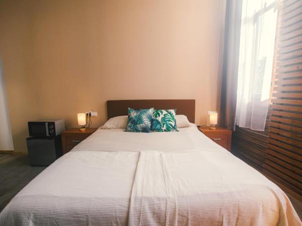 Banana Beach Patacona Rooms : photo 2 de la chambre chambre double deluxe avec baignoire