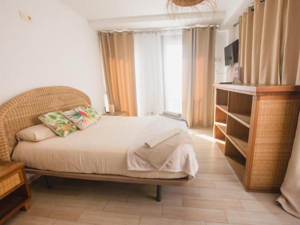 Banana Beach Patacona Rooms : photo 4 de la chambre chambre double deluxe