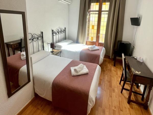 Arteaga Hostal & Baños Arabes Elvira : photo 9 de la chambre chambre lits jumeaux