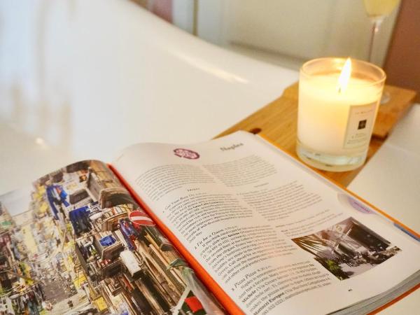 Macchiato Suites Boutique Guest House : photo 9 de la chambre chambre double deluxe avec baignoire