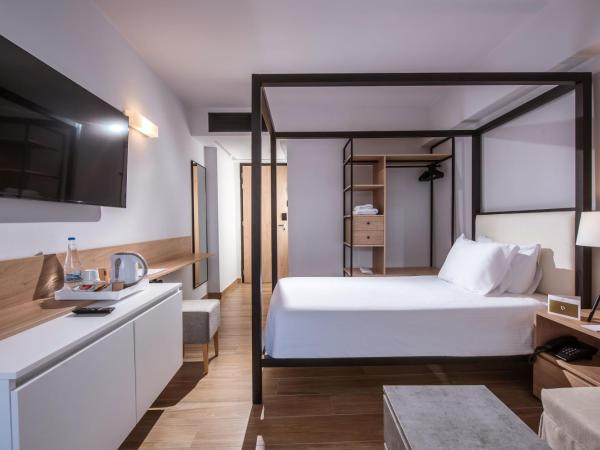 Hersonissos Palace : photo 7 de la chambre chambre double ou lits jumeaux - vue latérale sur mer