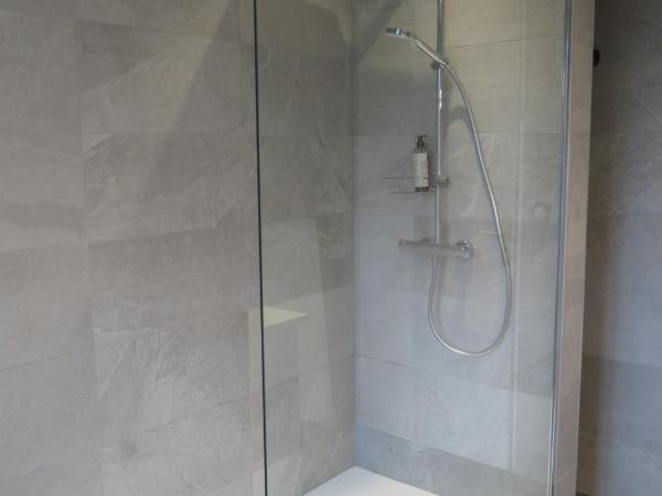 Molibeau : photo 2 de la chambre chambre double - vue sur jardin