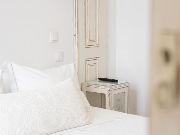 CoimbraAmeias : photo 3 de la chambre chambre double ou lits jumeaux