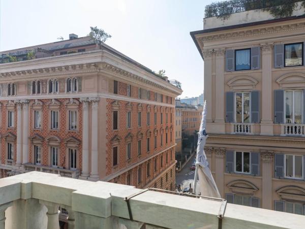 Olympia Hotel : photo 3 de la chambre suite junior avec balcon