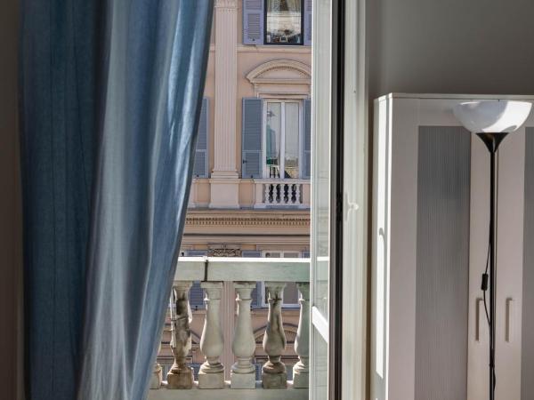 Olympia Hotel : photo 5 de la chambre suite junior avec balcon