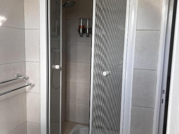 les petites terrasses : photo 6 de la chambre chambre supérieure lit queen-size