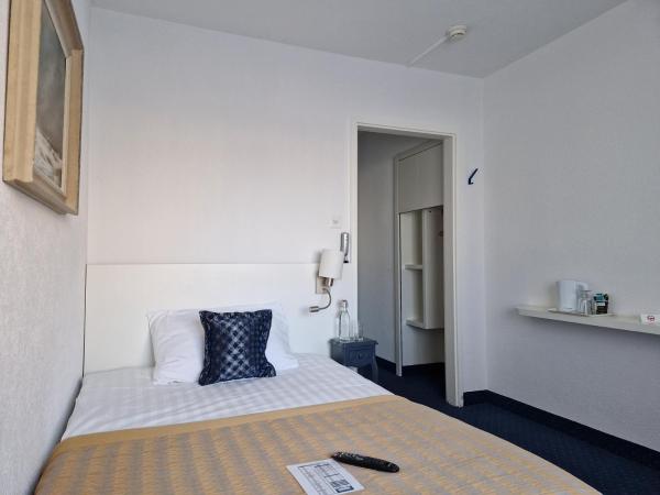 Touring au Lac : photo 2 de la chambre hébergement simple côté ville