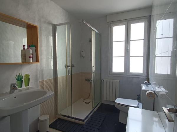 Zubia Urban Rooms : photo 1 de la chambre chambre double avec salle de bains commune