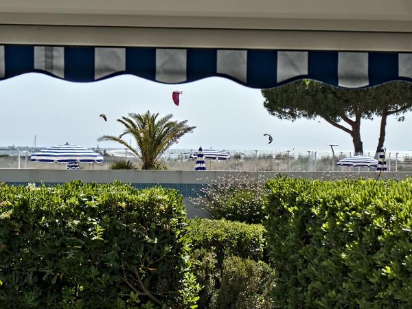 Residence Ulysse Port Camargue : photo 7 de la chambre studio avec vue sur jardin