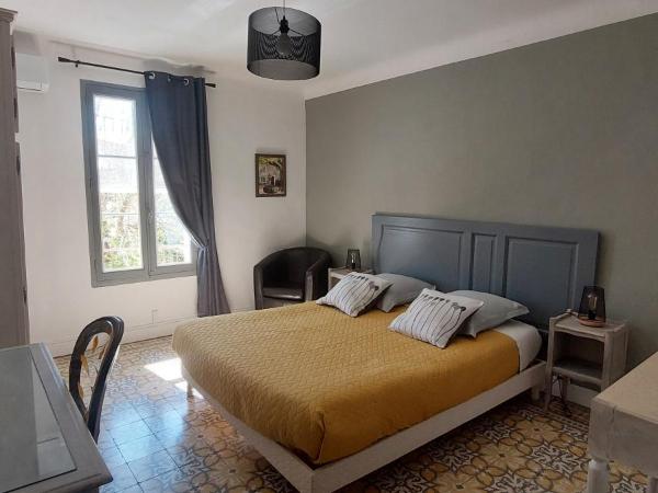 Bastide Sainte Agnès : photo 4 de la chambre chambre lit king-size - vue sur jardin