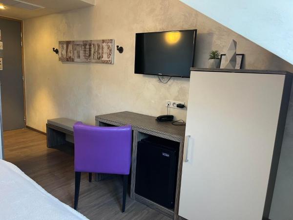 Les Olivades : photo 3 de la chambre chambre double ou lits jumeaux Économique