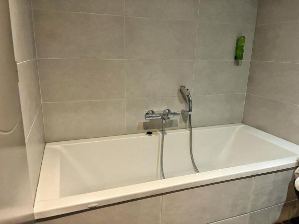 Les Olivades : photo 4 de la chambre suite familiale deluxe