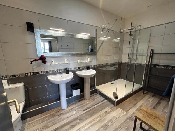 Le Richelieu Bacchus : photo 4 de la chambre chambre quadruple