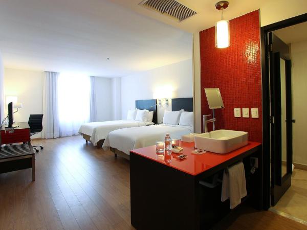 Fiesta Inn Naucalpan : photo 8 de la chambre chambre lit king-size