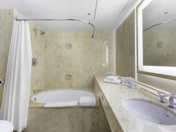 Omni Mont-Royal Hotel : photo 6 de la chambre chambre lit king-size premium