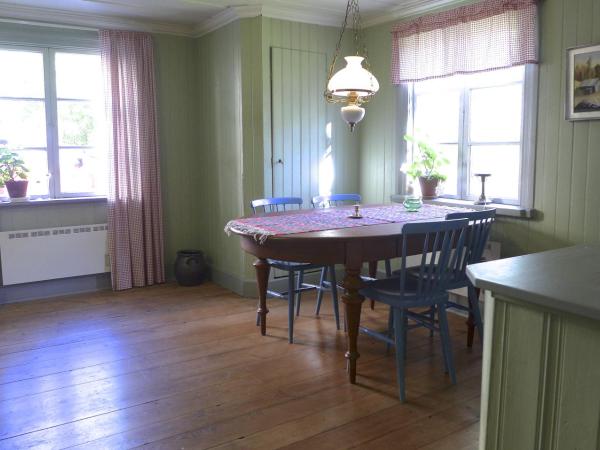 Prästgatanett Apartments : photo 2 de la chambre studio avec canapé-lit