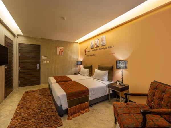 Sunbeam Hotel Pattaya - SHA Extra Plus : photo 1 de la chambre s room - window