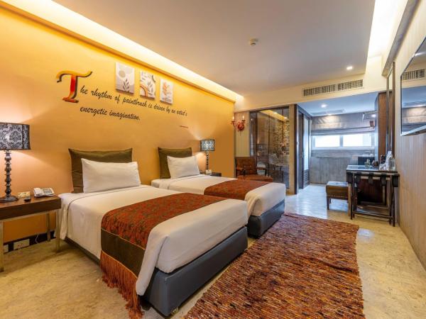 Sunbeam Hotel Pattaya - SHA Extra Plus : photo 2 de la chambre s room - window