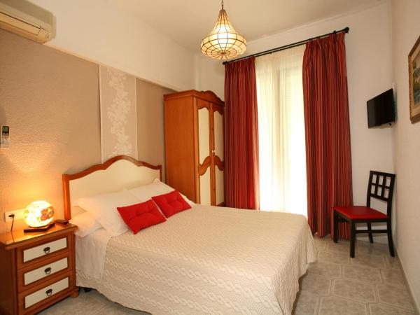 Pension Zurita : photo 8 de la chambre chambre double ou lits jumeaux avec salle de bains privative