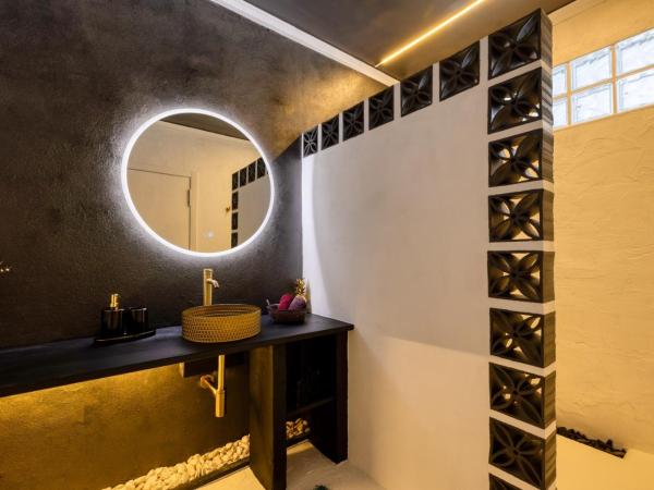 Pillows Peniche B&B : photo 10 de la chambre chambre double deluxe avec douche