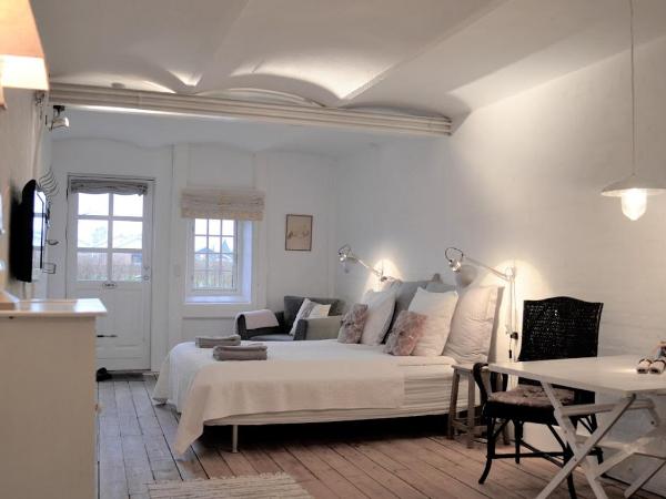 Store Ejlstrup Bed & Breakfast : photo 5 de la chambre chambre double avec salle de bains privative