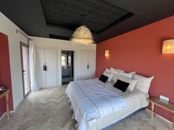 Smala architect's house : photo 4 de la chambre villa avec piscine privée