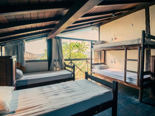 Bamboo Búzios Hostel : photo 3 de la chambre lit simple dans dortoir de 11 lits
