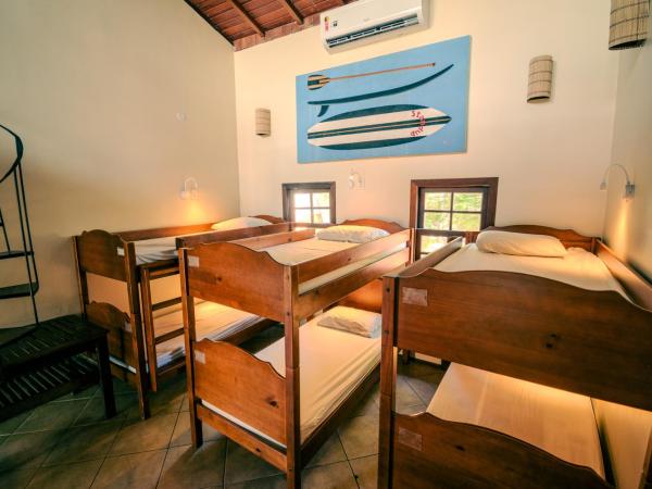 Bamboo Búzios Hostel : photo 5 de la chambre lit simple dans dortoir de 11 lits