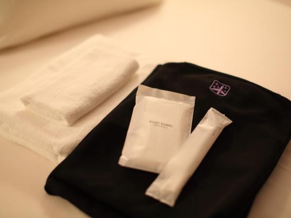 First Cabin Shinbashi Atagoyama : photo 2 de la chambre cabine classe affaires - hommes