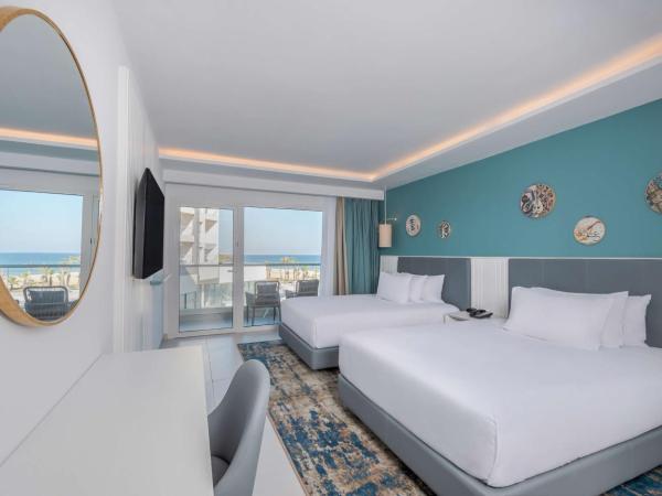 Hilton Skanes Monastir Beach Resort : photo 5 de la chambre suite 2 chambres avec lit king-size - vue sur mer